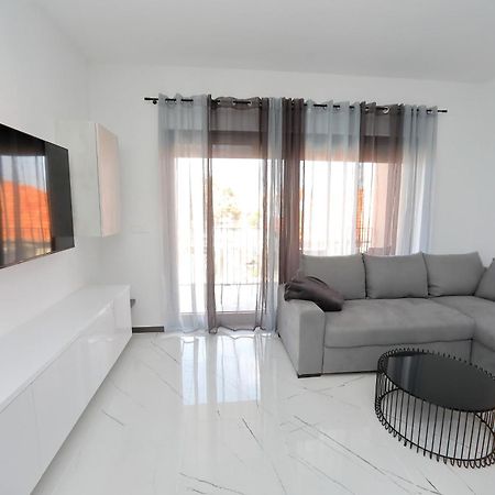 Apartmani More Бибинє Номер фото
