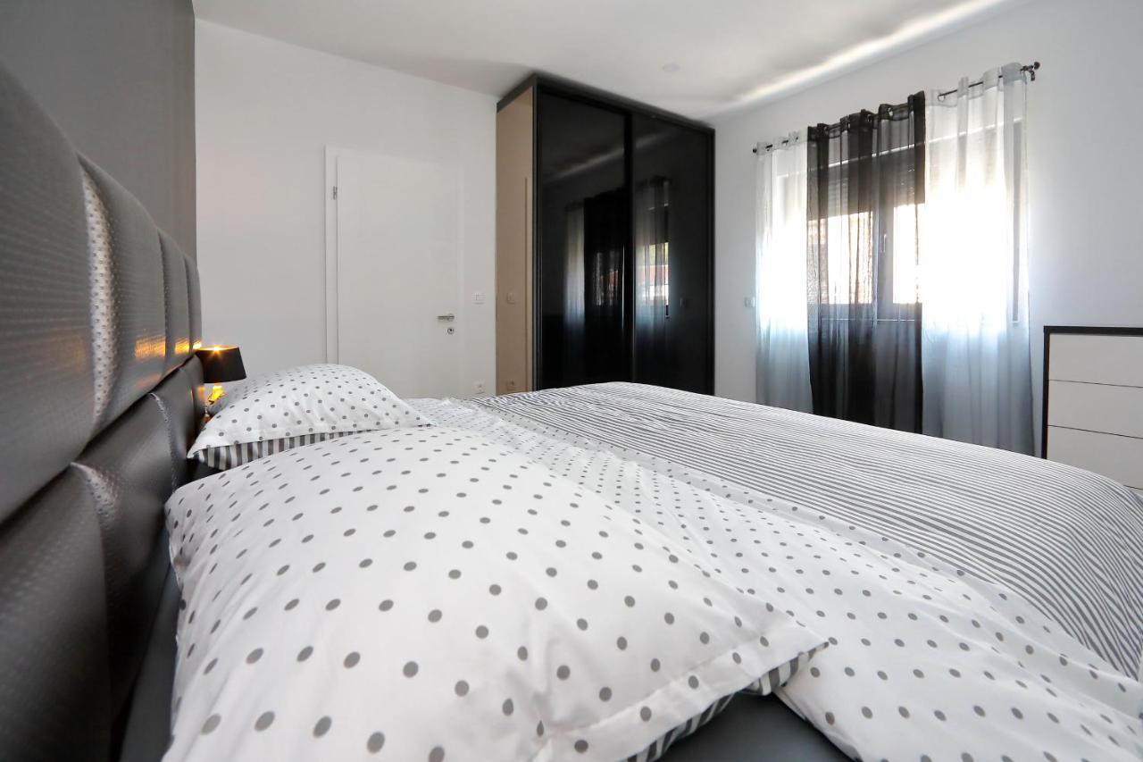 Apartmani More Бибинє Екстер'єр фото