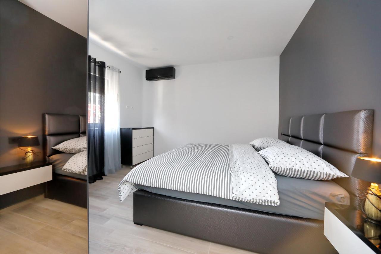 Apartmani More Бибинє Екстер'єр фото
