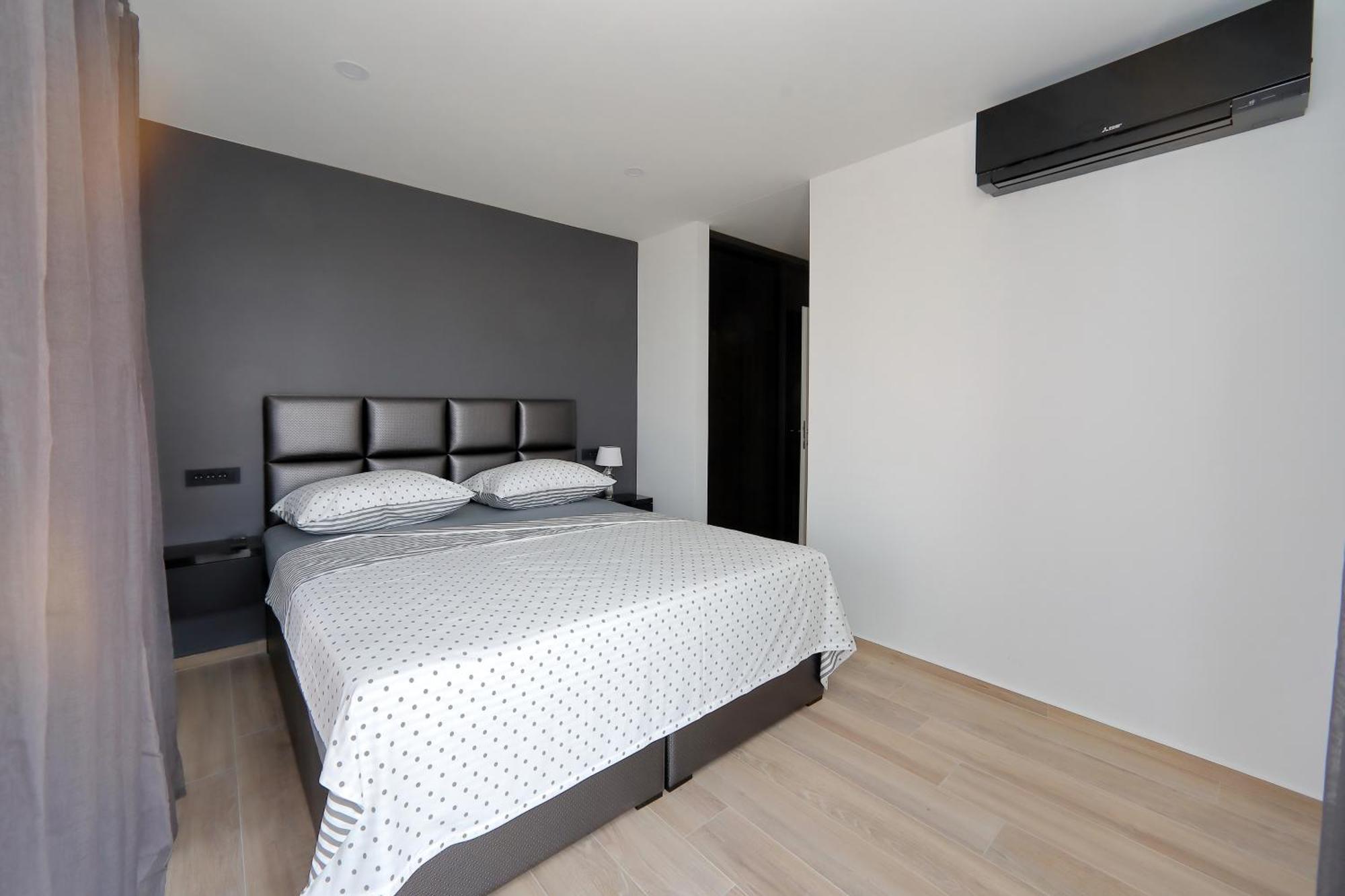 Apartmani More Бибинє Номер фото